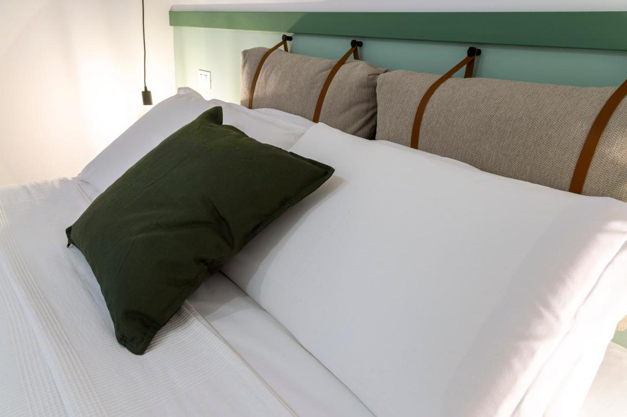 Stylish Apartment With An Arty Touch Fast Wifi Триест Экстерьер фото
